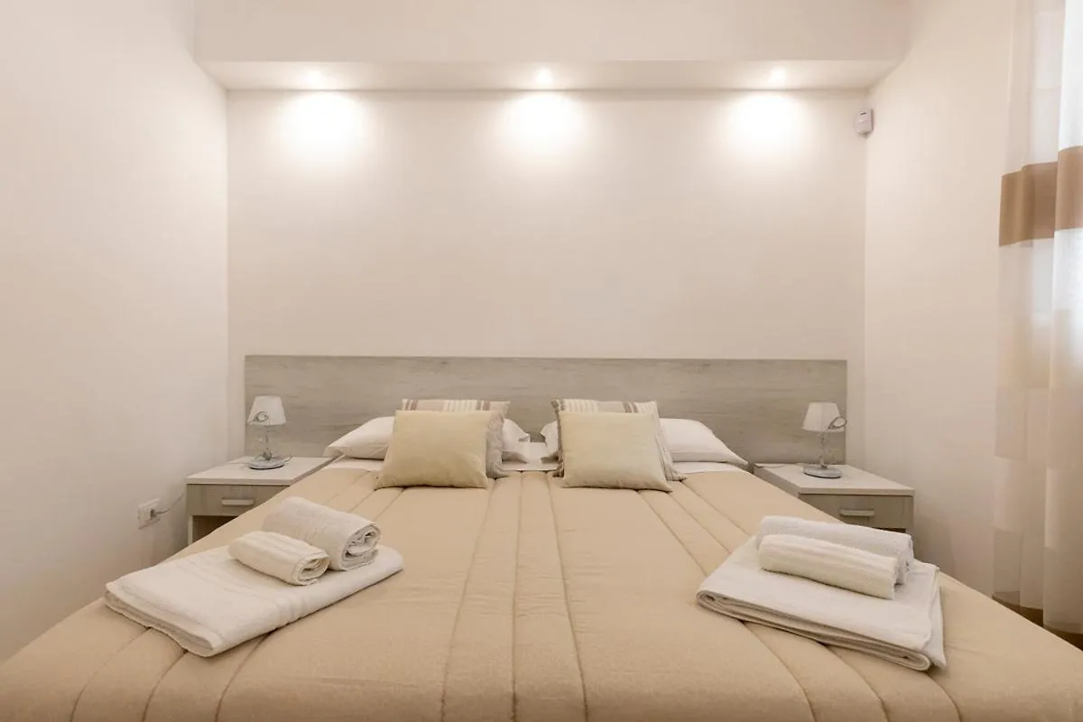 Villa Del Colle Con Piscina Privata Испика Италия