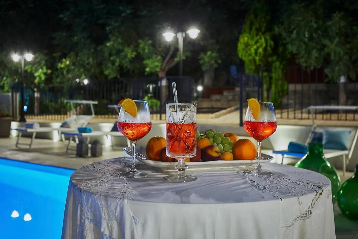 Villa Del Colle Con Piscina Privata Испика 0*,