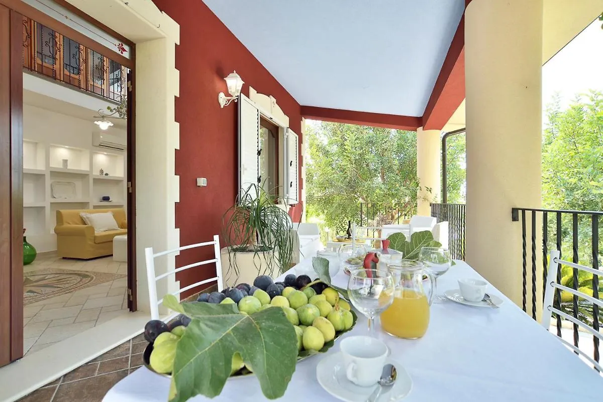 Villa Del Colle Con Piscina Privata Испика